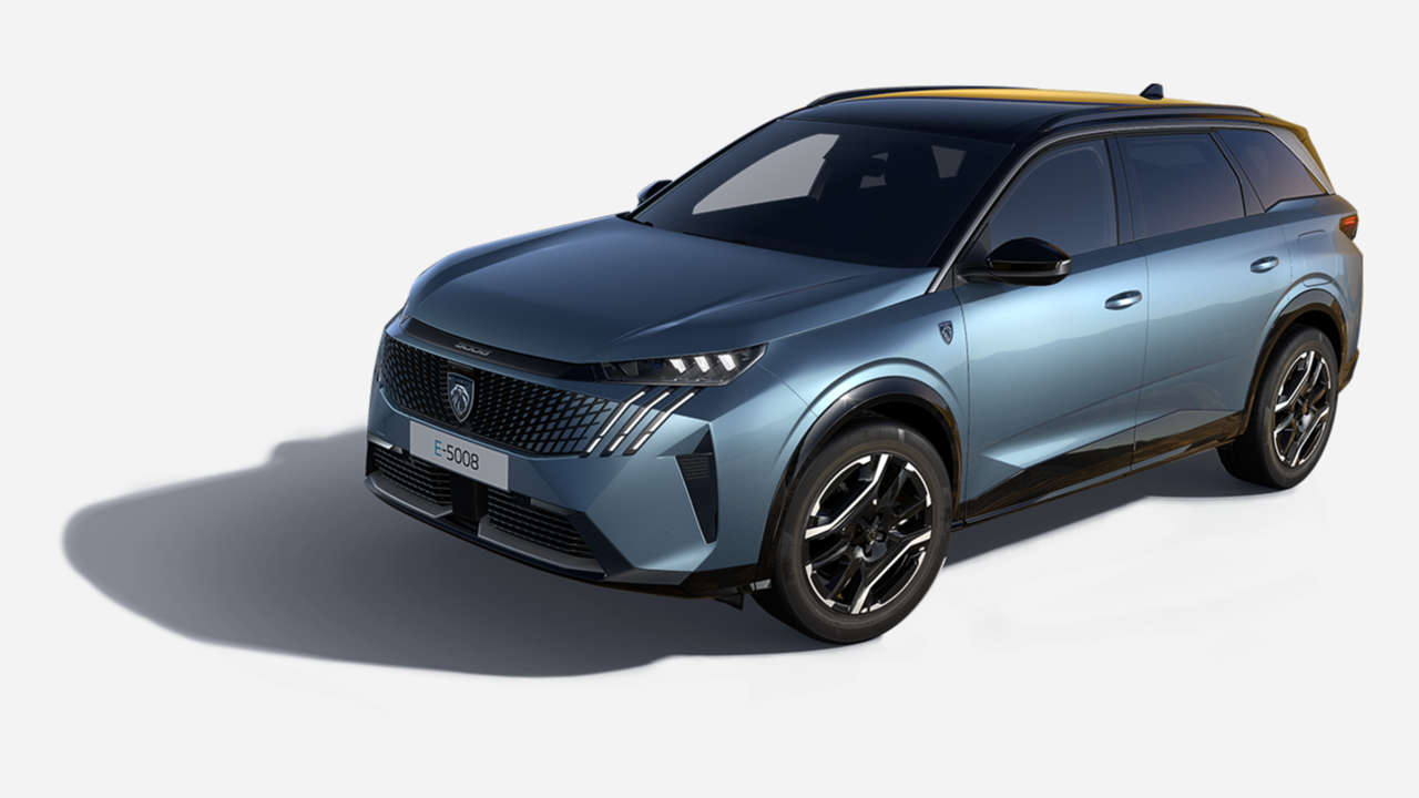 Новий Peugeot e-5008 у комплектації GT синього кольору