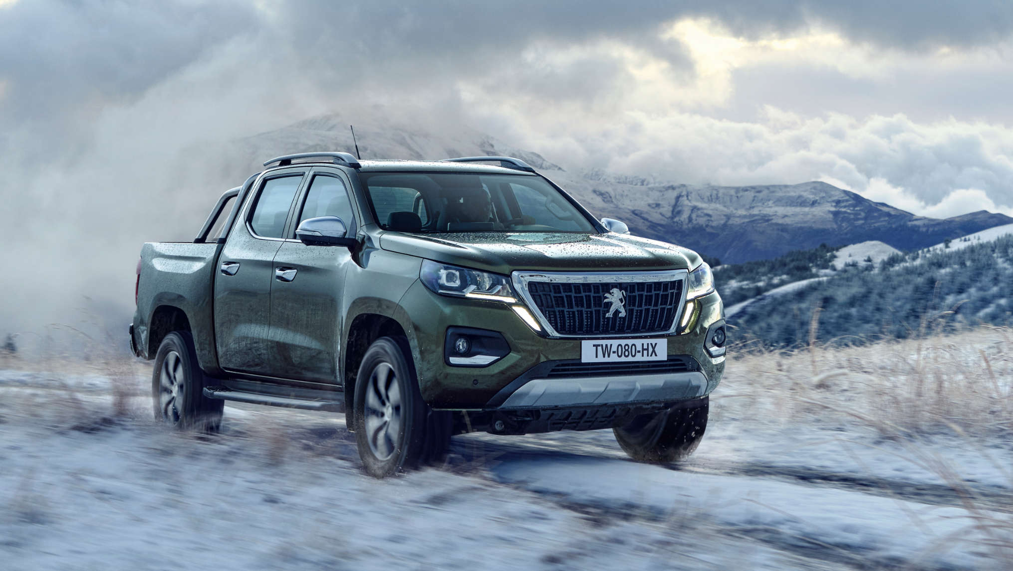 Peugeot Landtrek, вигляд з правого боку у засніженому полі