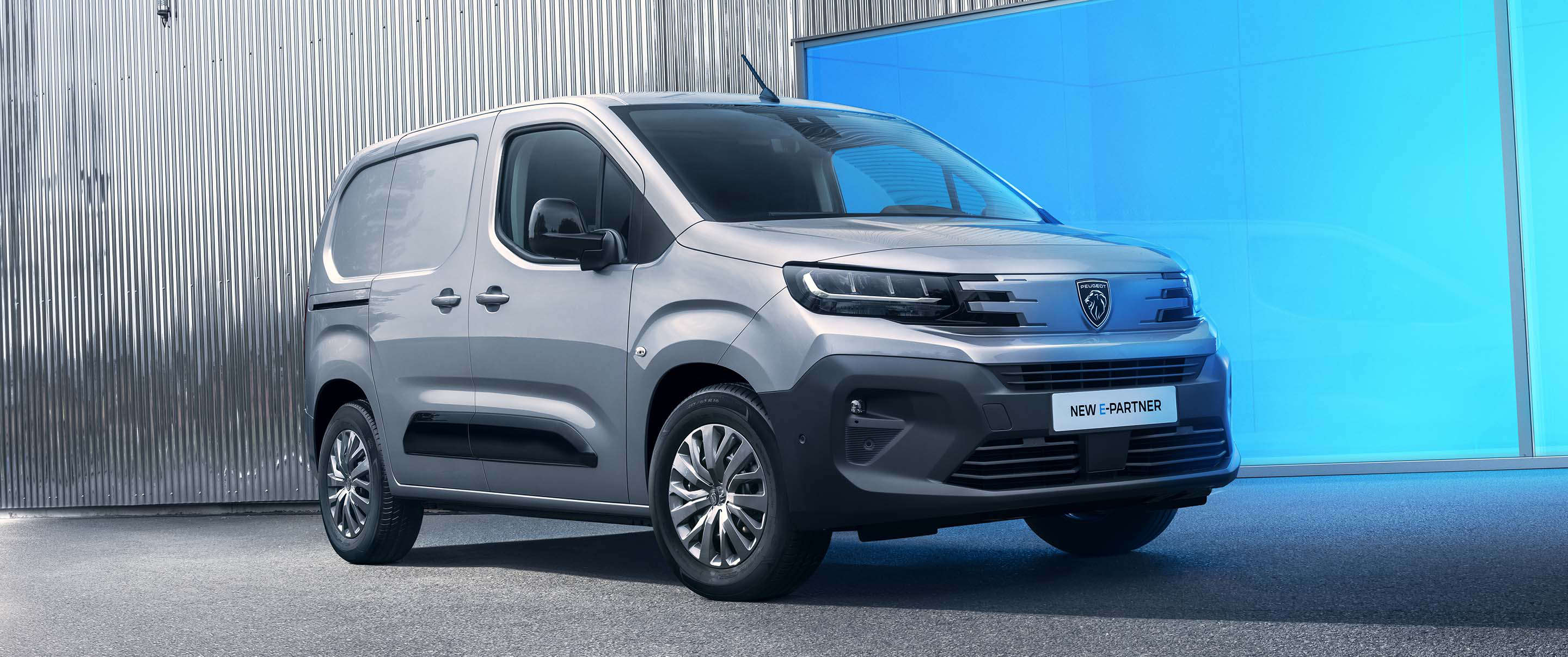 Peugeot e-Partner, вигляд спереду з правого боку